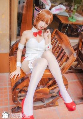恸哭の女教 未久 在线